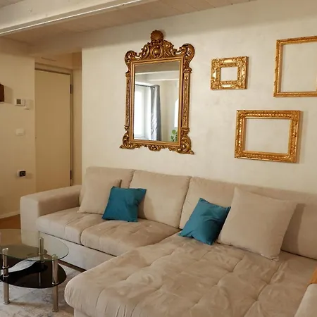Casa Acquamarina Tra Centro, Mare E Porto بيت للعطل بيزارو