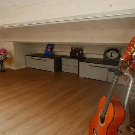 Casa Acquamarina Tra Centro, Mare E Porto بيت للعطل *
